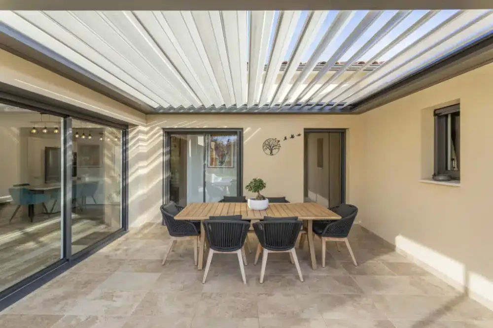 Fenetre-aluminium-aluneo-gris-ral7016-exterieur-1-1024x682.jpg